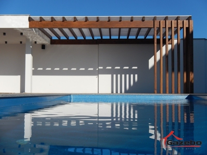 Pergola de madeira e Pergolado com Gazebo Cor Laranjeira e Mogno com Mareira de Demolição Roliça e Redonda Tratada em Guarulhos São José dos Campos Taubaté Bertioga SP